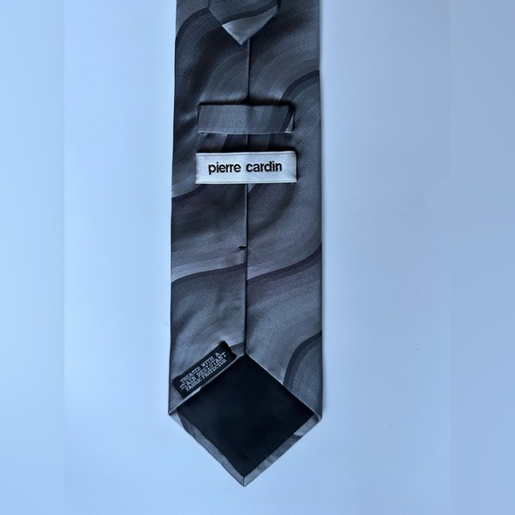 Authentic Pierre Cardin Tie - Picture 3 of 4
